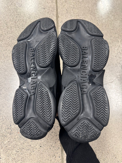 Balenciaga ‘Triple S’ Black Low Top Sneakers