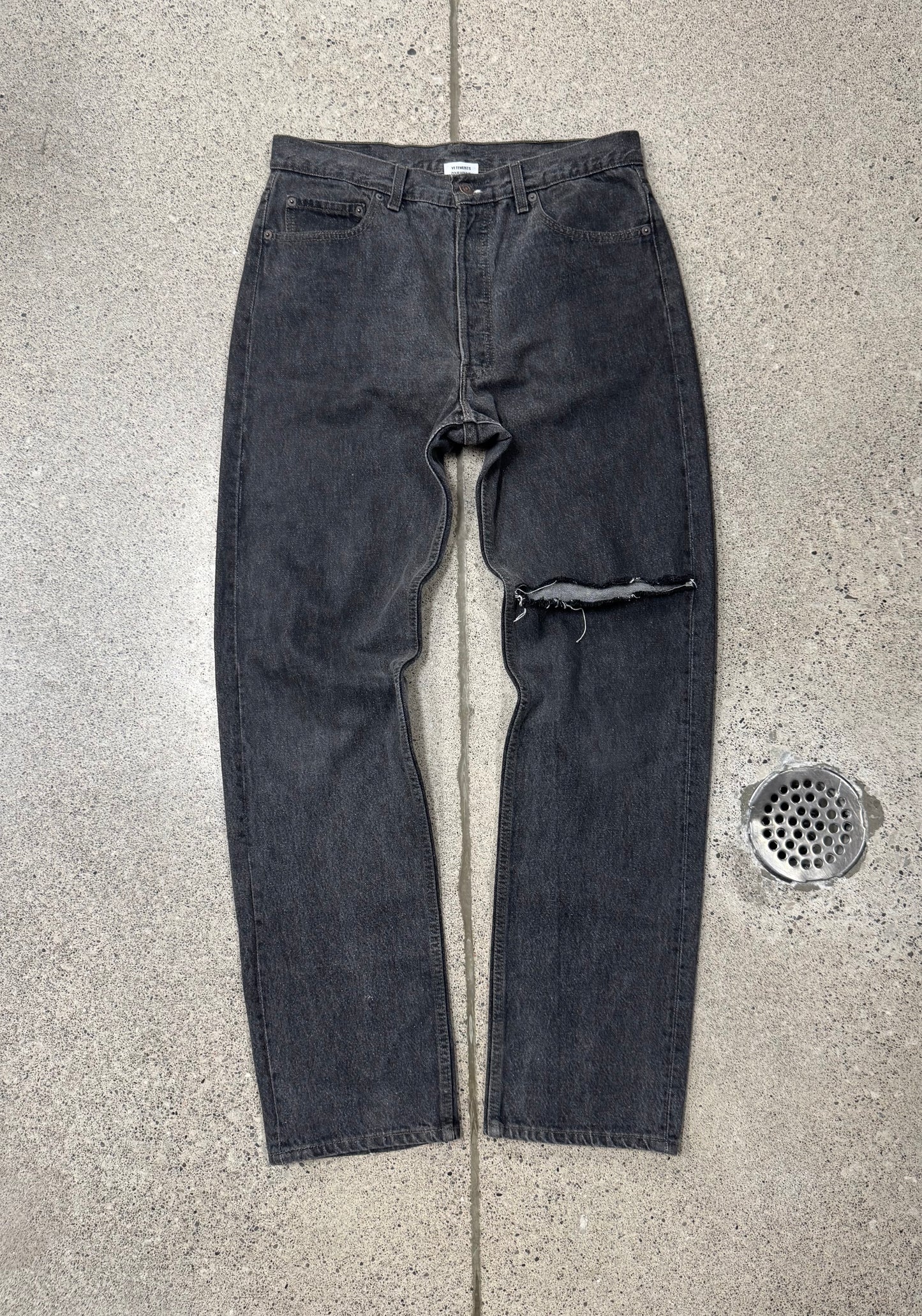 AW2018 Vetements x Levi’s 501 ‘Script’ Logo Denim