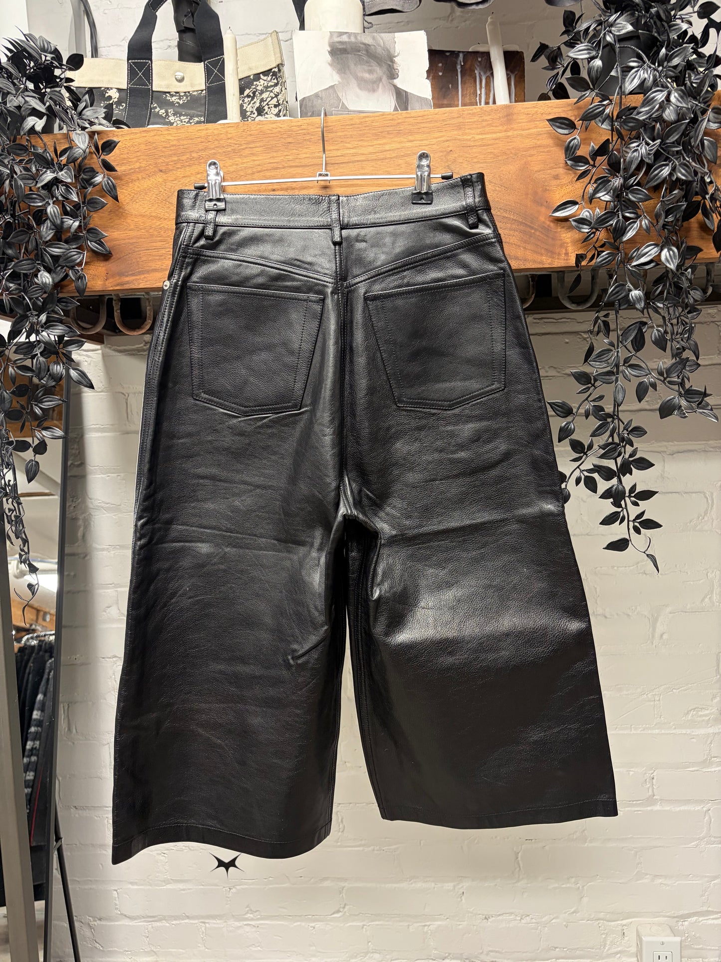 2018 Balenciaga Lambskin Leather Over the Knee Baggy 3/4 Length Shorts