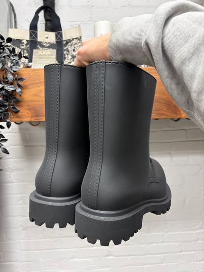 Balenciaga ‘Steriod’ Lace Up Black Oversized Rubber Boots
