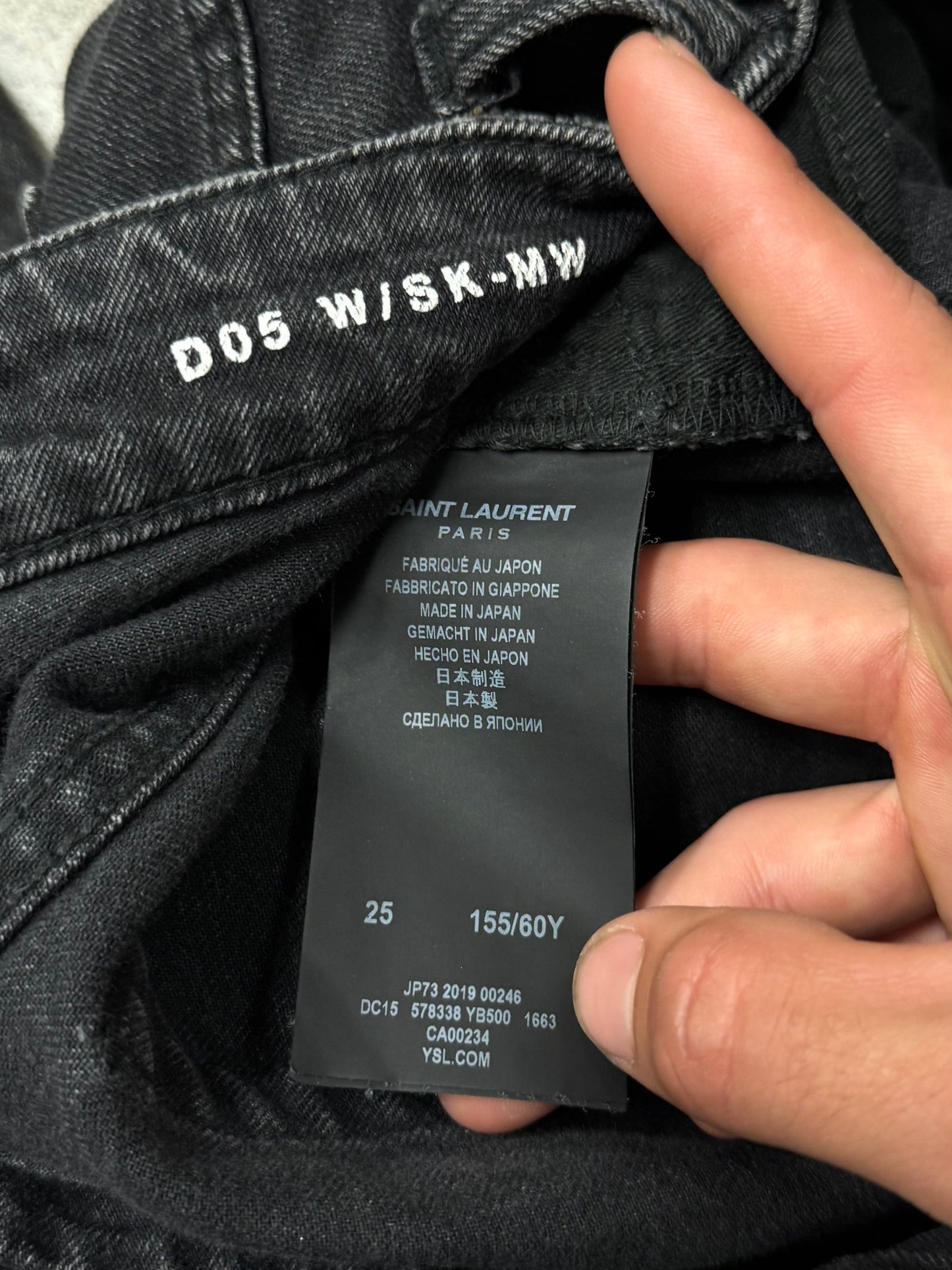 2019 Saint Laurent ‘D05’ Raw Hem Skinny Jeans