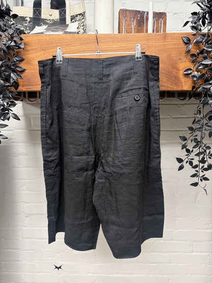 Yohji Yamamoto ‘Y’s’ Over Knee Length Lightweight Black Cotton/Linen Shorts