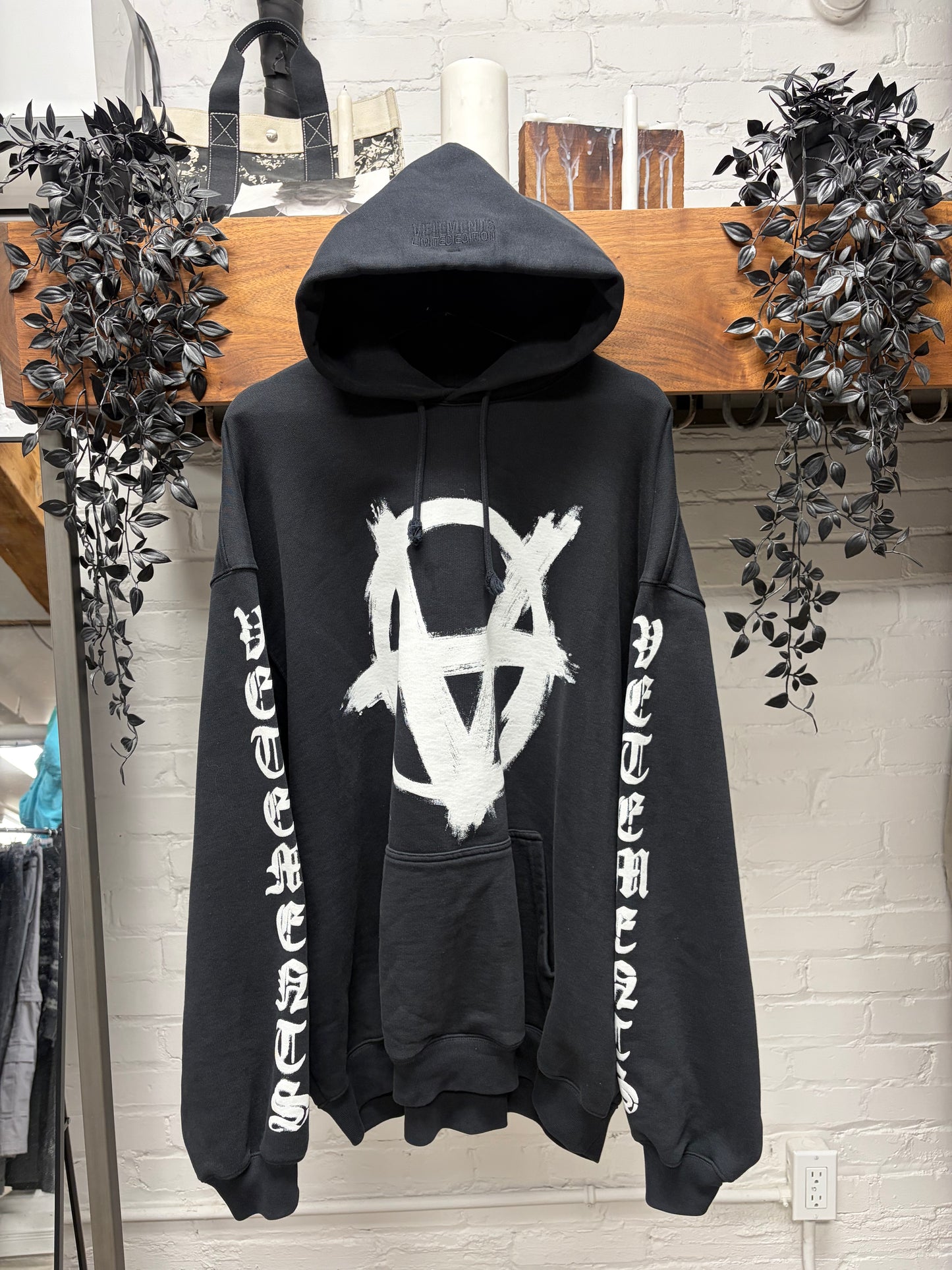 Vetements ‘Anarchy’ Gothic Sleeve Logo Black Pullover Hoodie