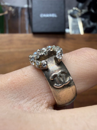 2010 Chanel CC Logo ‘Camellia Flower’ Crystal Embellished Silver Tone Ring