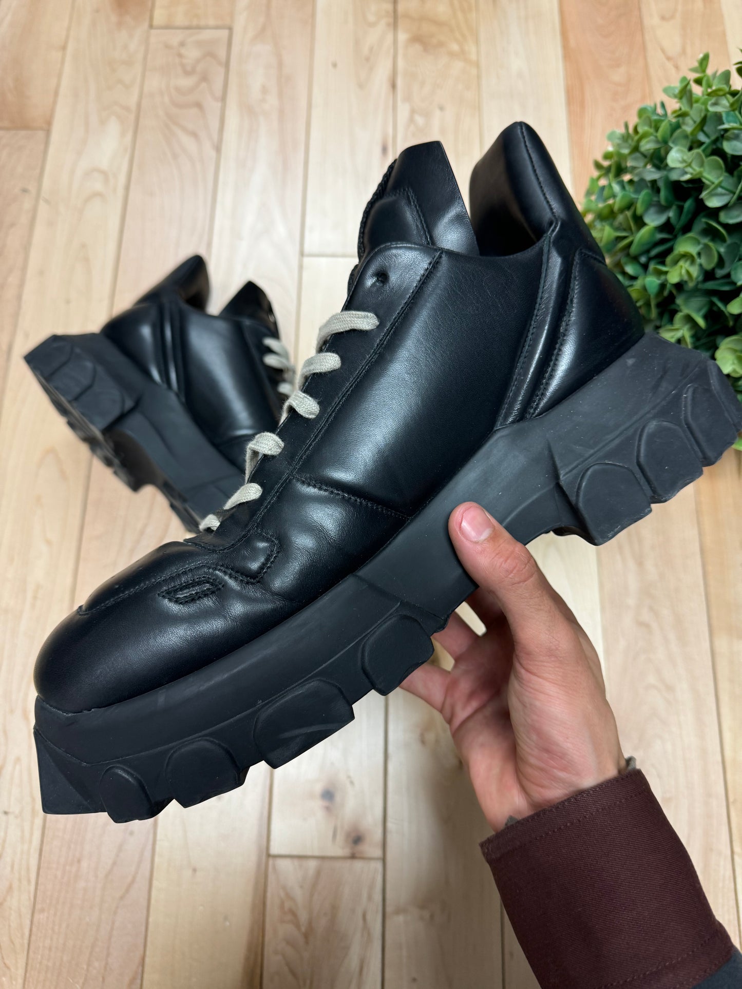 AW2021 Rick Owens ‘Gethsemane’ Tractor Black Leather Low Top Boots