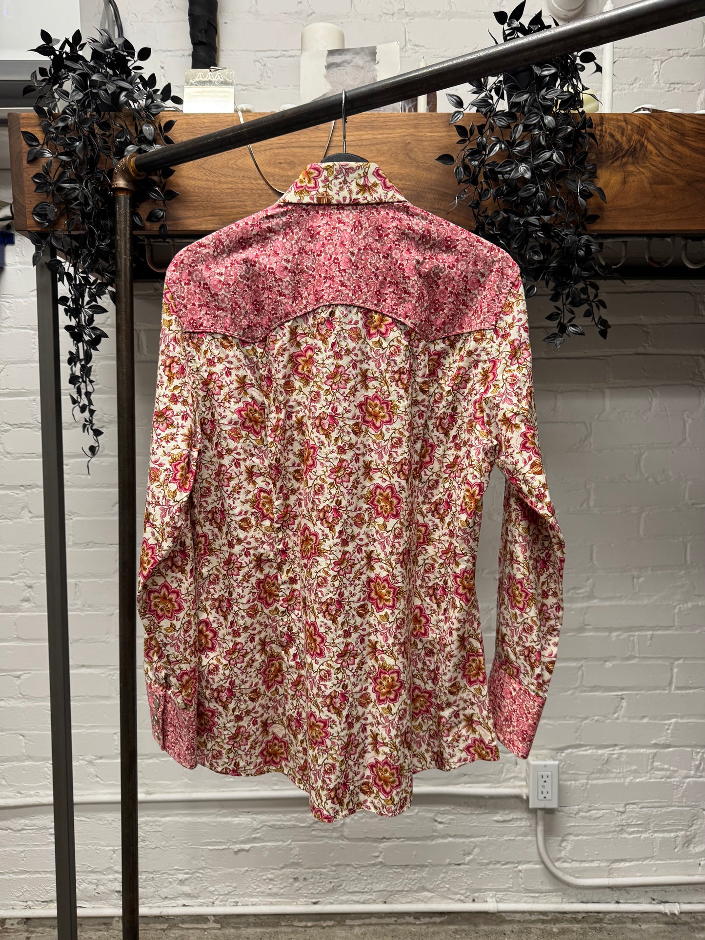 SS2003 Gucci by Tom Ford Pink ‘Western’ Pearl Button Snap Shirt