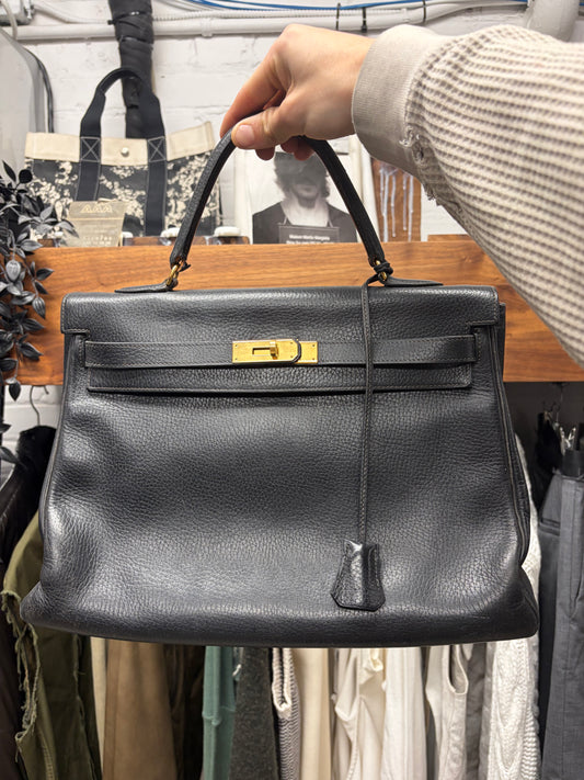 1991 Hermes ‘Kelly 35’ Retourne Black Calfskin/Gold Hardware Handbag