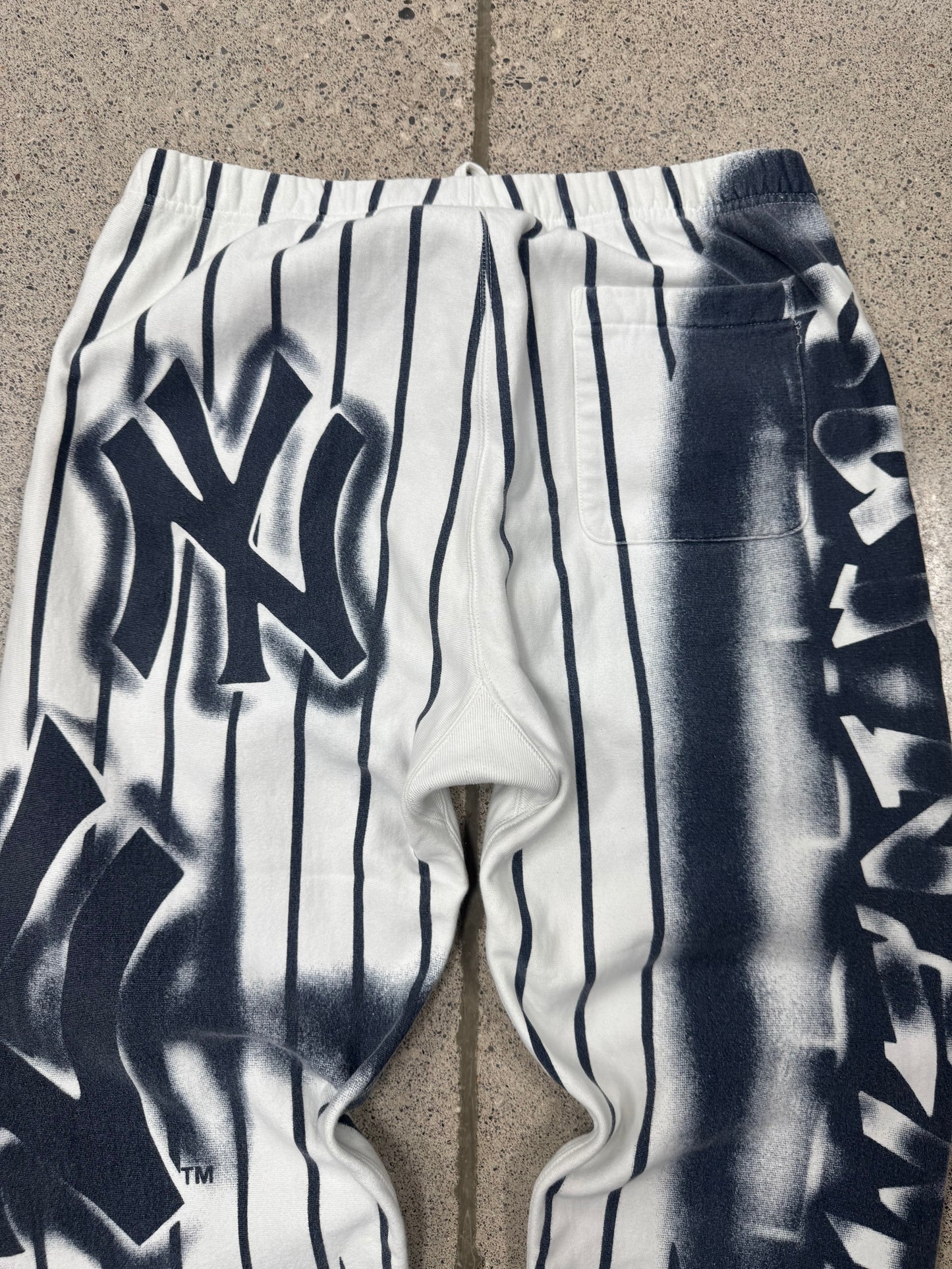 Supreme x MLB ‘Yankees’ Airbrushed Graffiti Sweatpants