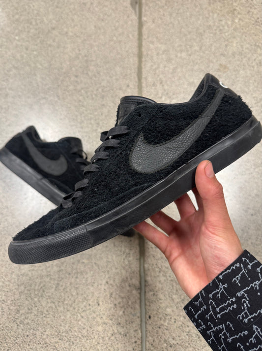 Comme Des Garçons x Nike ‘Blazer’ Suede Low Top Sneakers