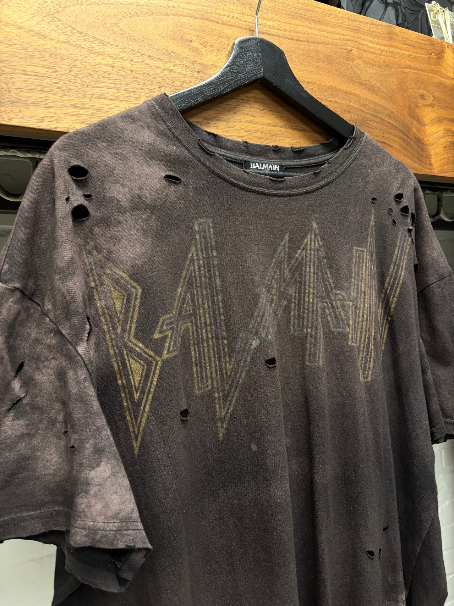 AW2017 Balmain Brown 'Metal
Logo' Distressed T-Shirts
