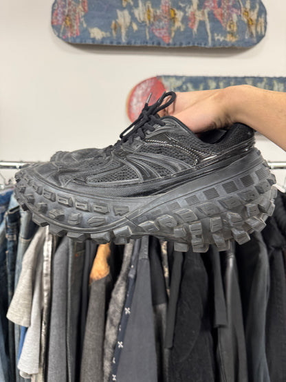 Balenciaga ‘Defender’ Bounce Black Low Top Sneakers