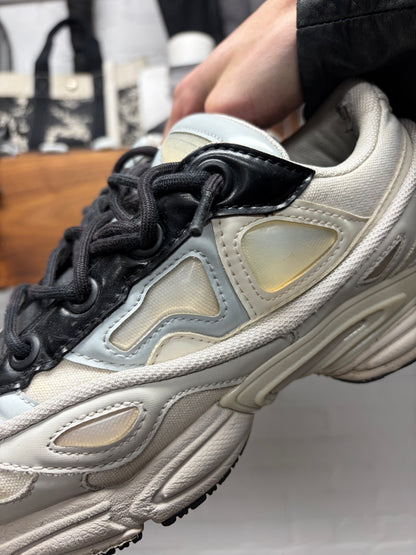 Raf Simons ‘Ozweegos 3’ Cream White Low Top Sneakers