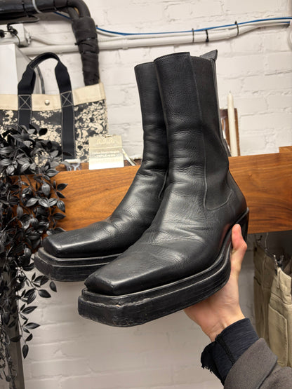 Bottega Veneta ‘The Lean’ Cuban Heel Chelsea Boot