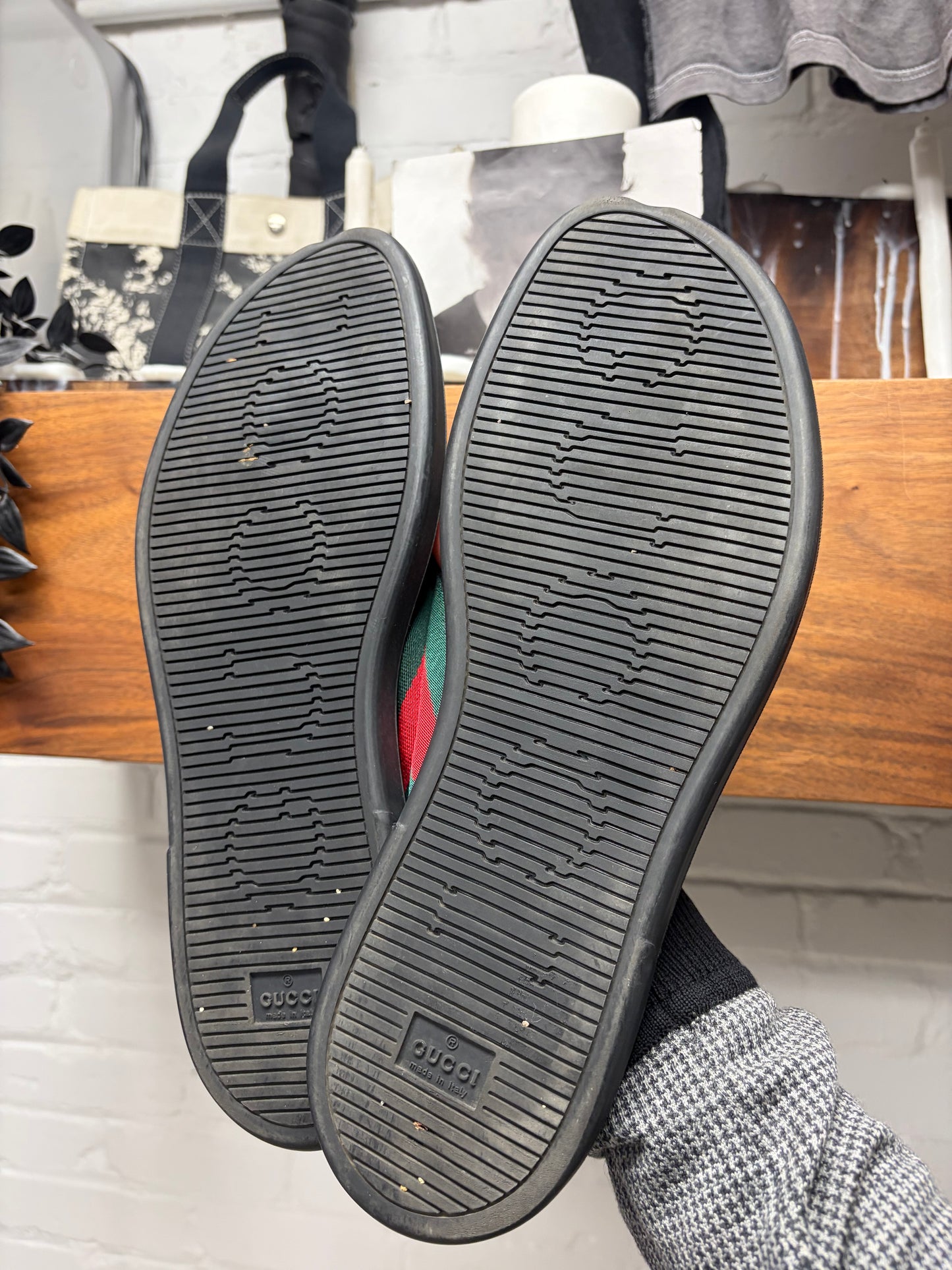 Gucci Mens Leather ‘Thong’ Sandals with Canvas Stripe