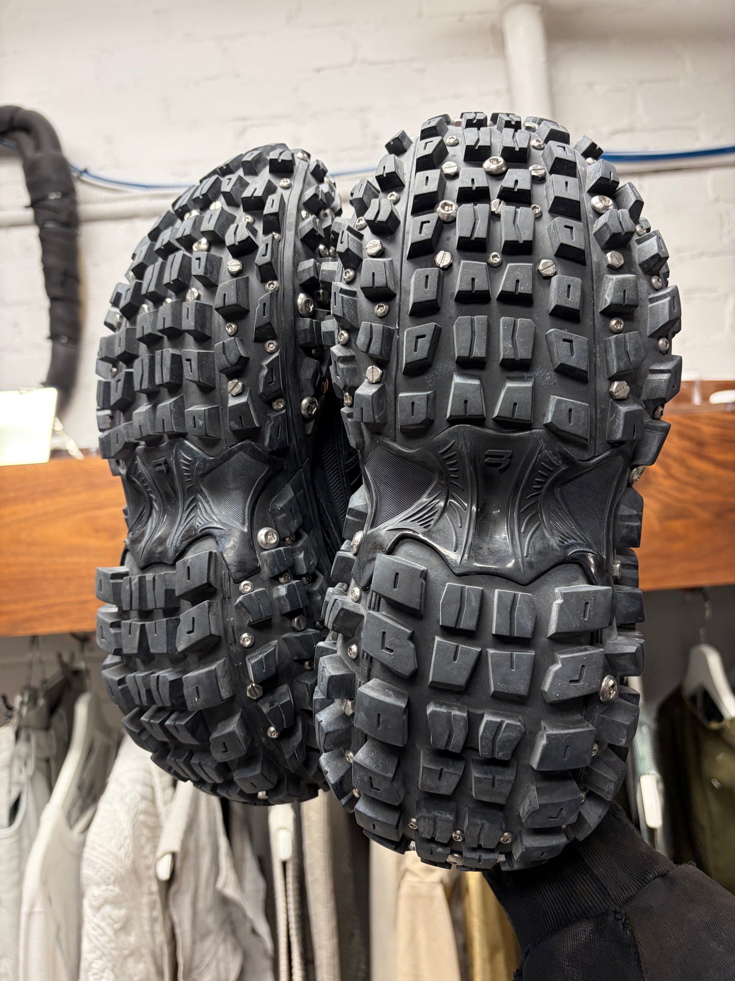 Balenciaga Piercing & Screws ‘Defender’ Tire Track Sole ‘Bounce’ Black Low Top Sneakers