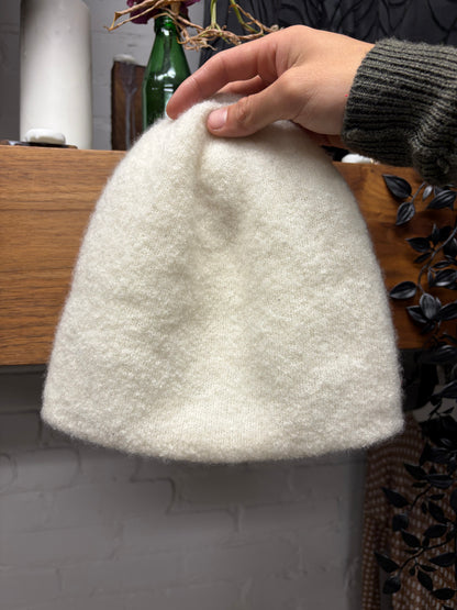 Chanel Silk/Cashmere ‘CC Interlock Logo’ White/Black Beanie