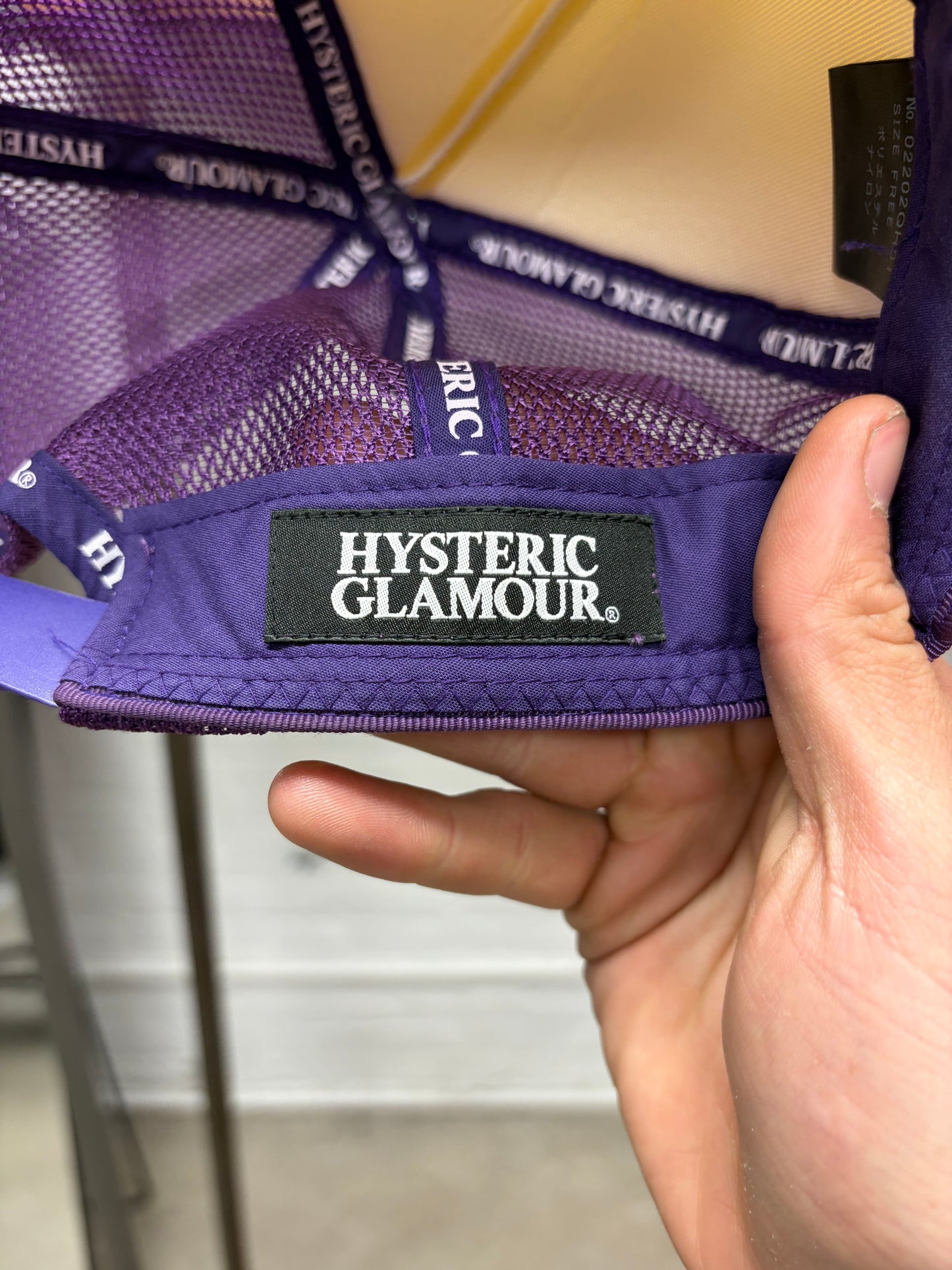 Hysteric Glamour ‘Vixxen Triangle’ Mesh Trucker Hat