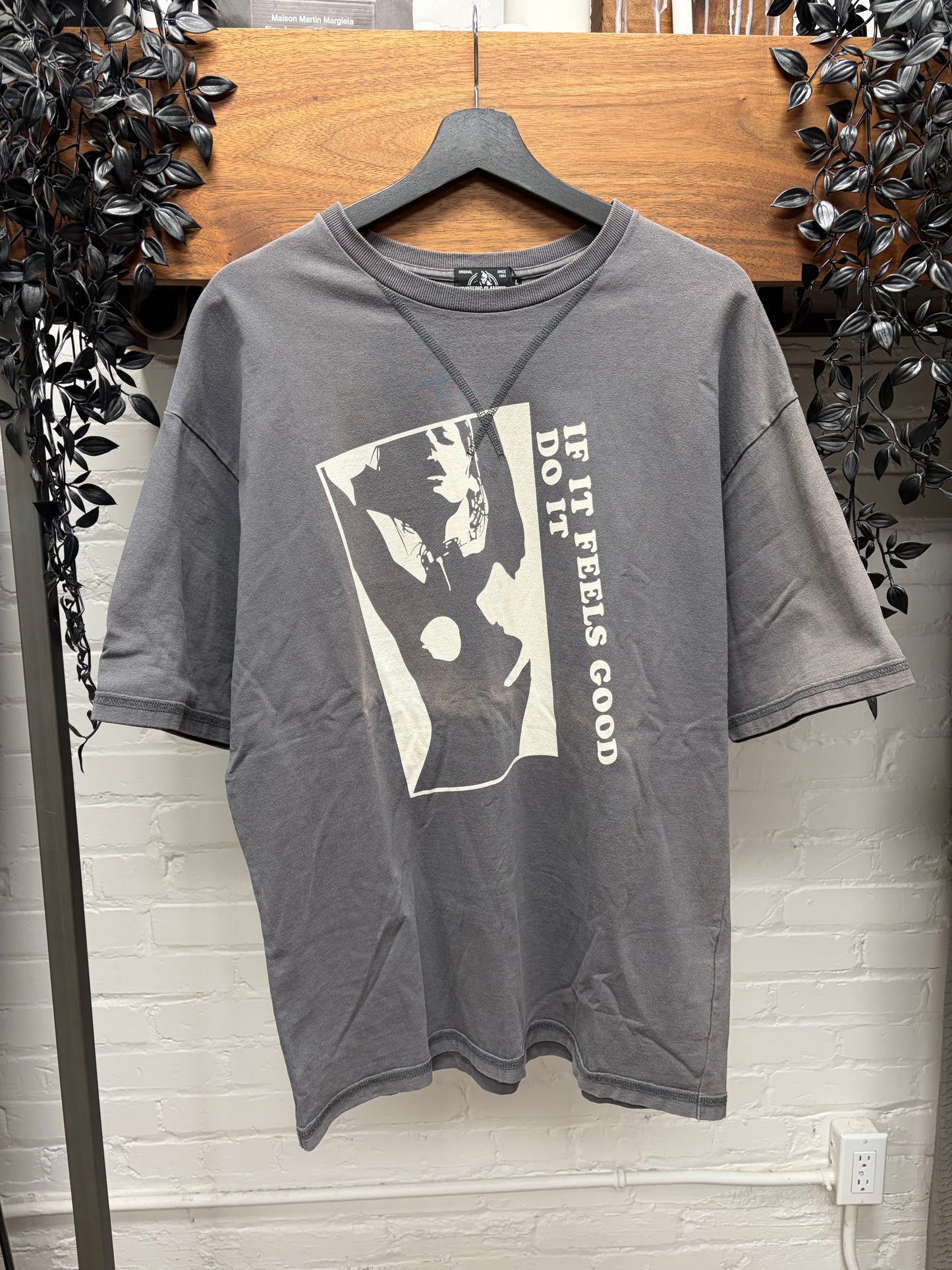 Hysteric Glamour ‘Feels Good’ Black Graphic T-Shirt