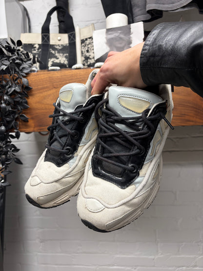 Raf Simons ‘Ozweegos 3’ Cream White Low Top Sneakers