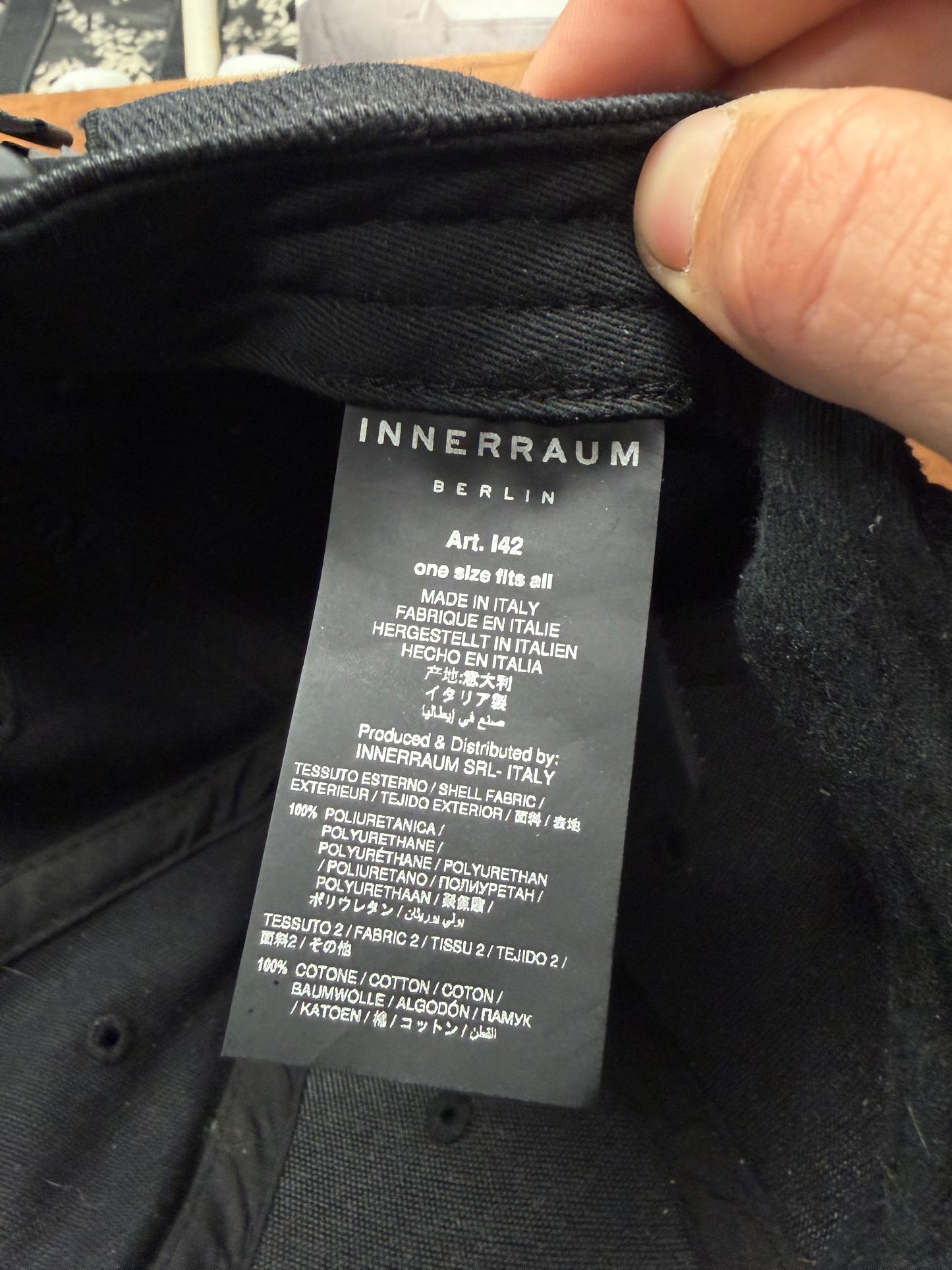 Innerraum Berlin Technical Black ‘I42 Helmet Cap’