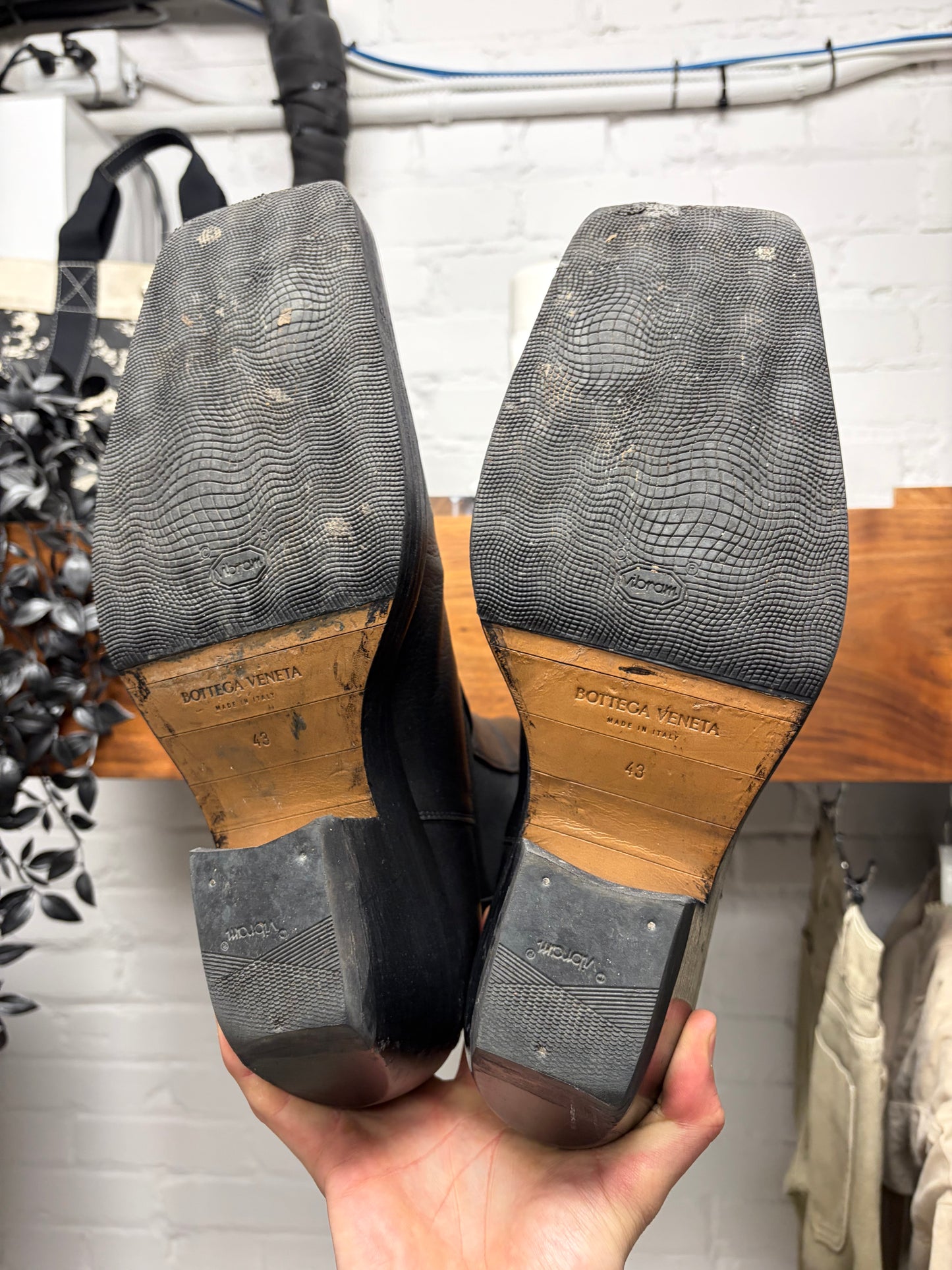 Bottega Veneta ‘The Lean’ Cuban Heel Chelsea Boot