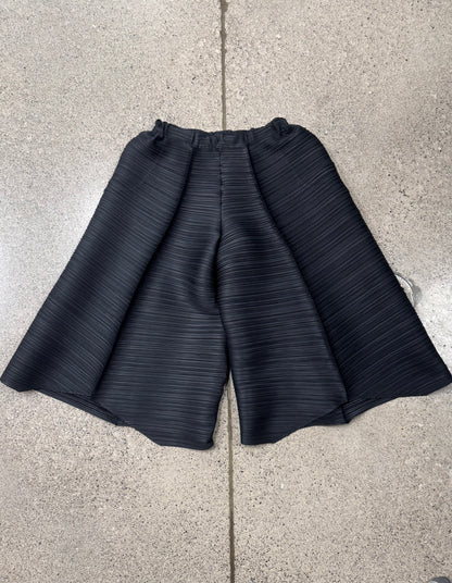 Issey Miyake  ‘Pleats Please’ 3/4 Length Pleated Wide Leg Shorts