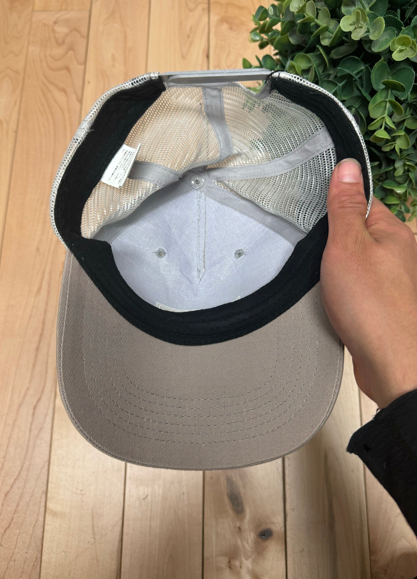 Number (N)ine Box Logo Mesh Trucker Hat