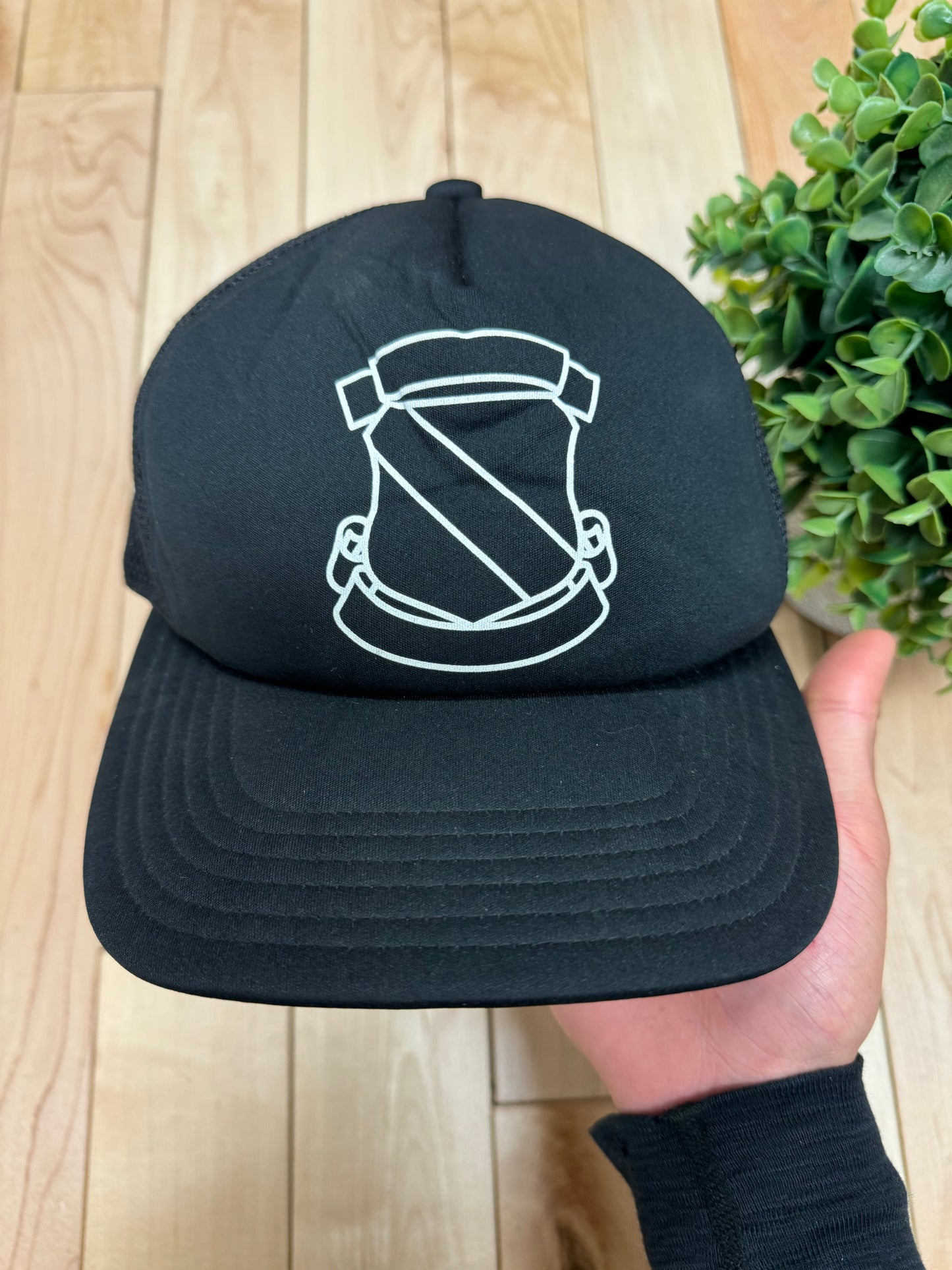 Number (N)ine ‘Shield Logo’ Black Mesh Trucker Hat