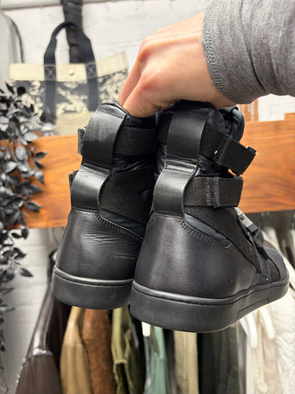 SS2010 Gucci by Frida Giannini ‘Buckle Closure’ Strapped High Top Leather Sneakers