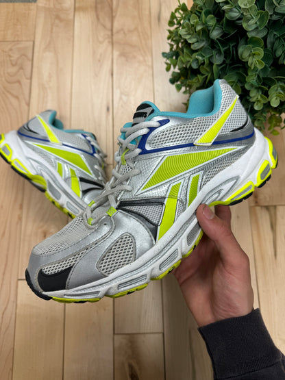 2019 Vetements x Reebok ‘Spike Runner’ 200 Sneakers