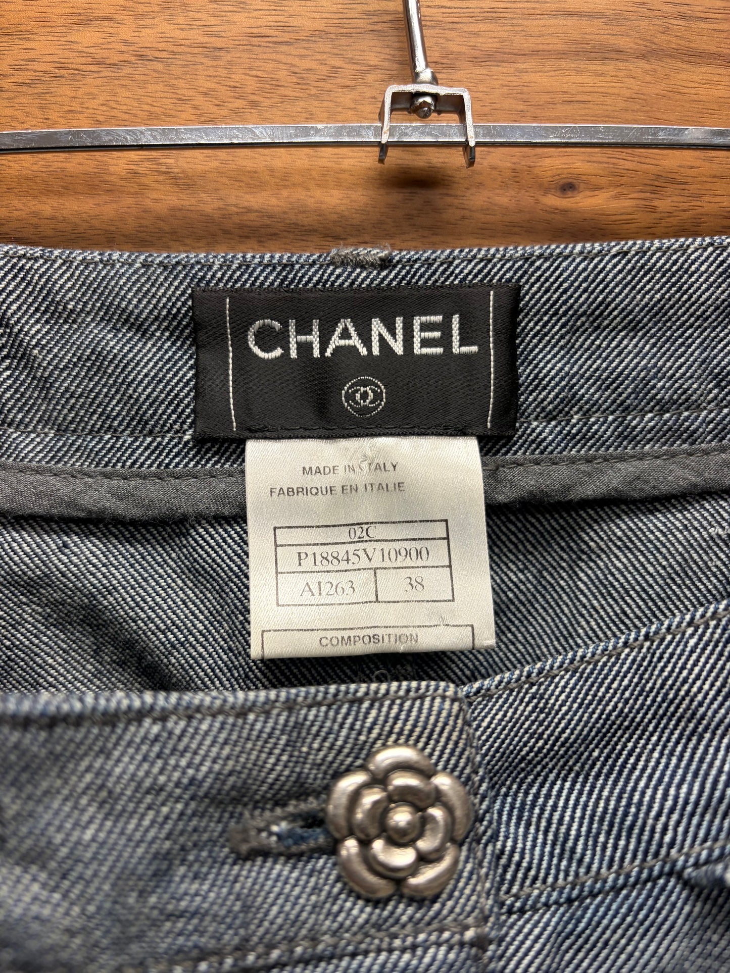 SS2002 Chanel Cruise Pearl ‘Wallet Chain’ Denim Embellished Midi Skirt