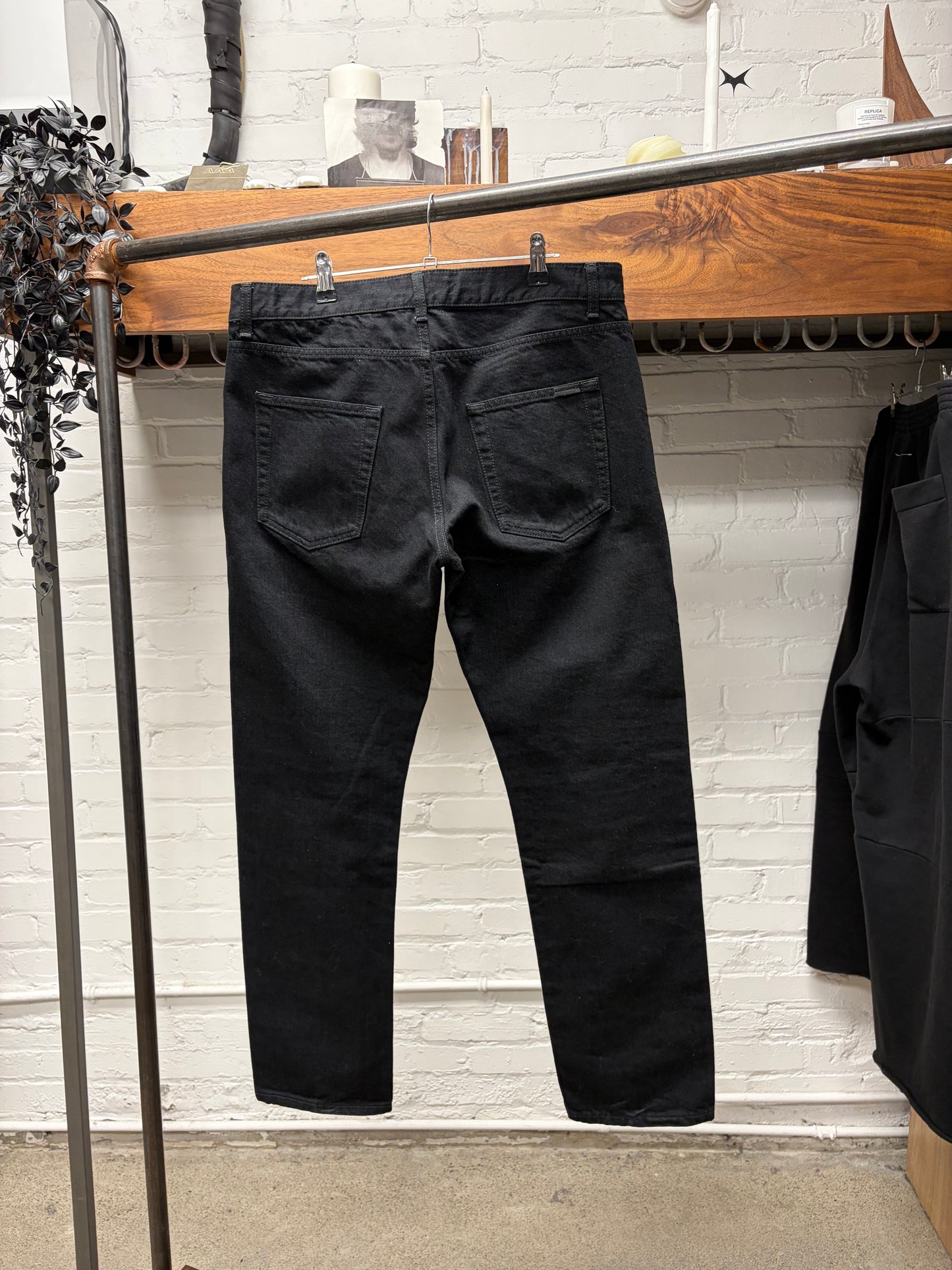 2021 Saint Laurent ‘D27’ Black Straight Cut Denim