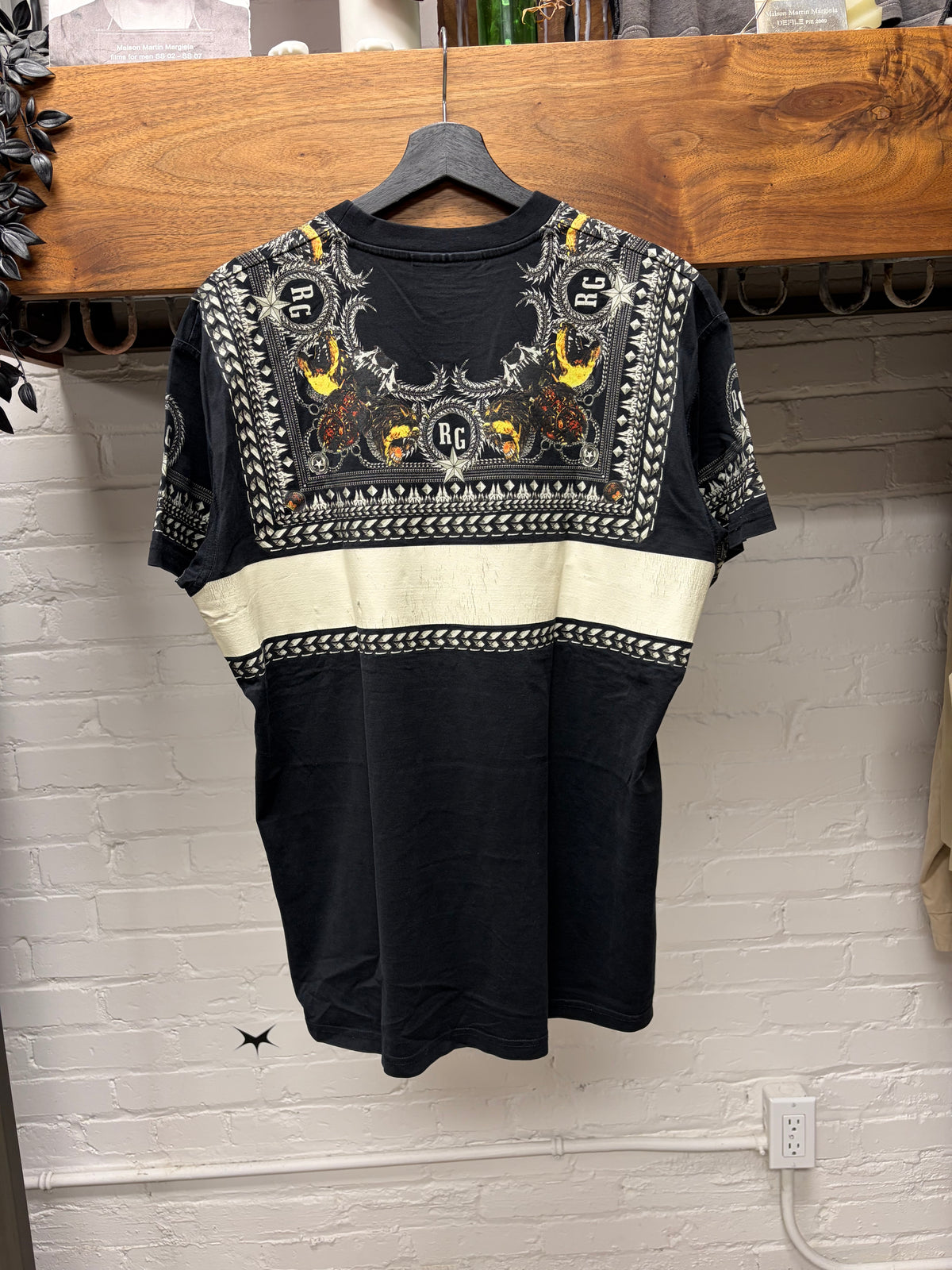 AW2011 Givenchy by Ricardo Tisci ‘Rottweiler Crest’ Striped Black Graphic T-Shirt