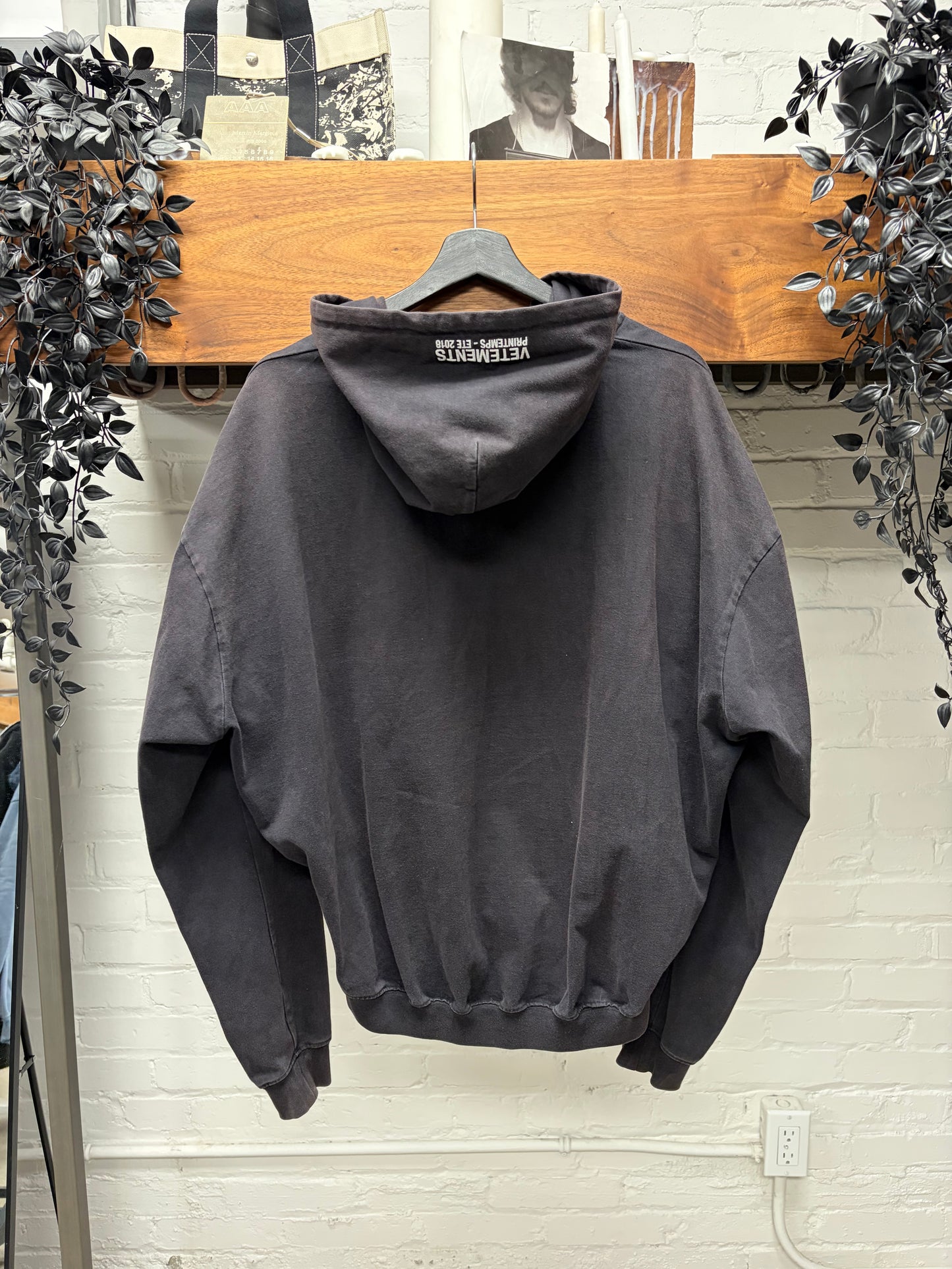 SS2018 Vetements ‘Baseball Logo’ Black/Red Embroidered Zip-Up Hoodie