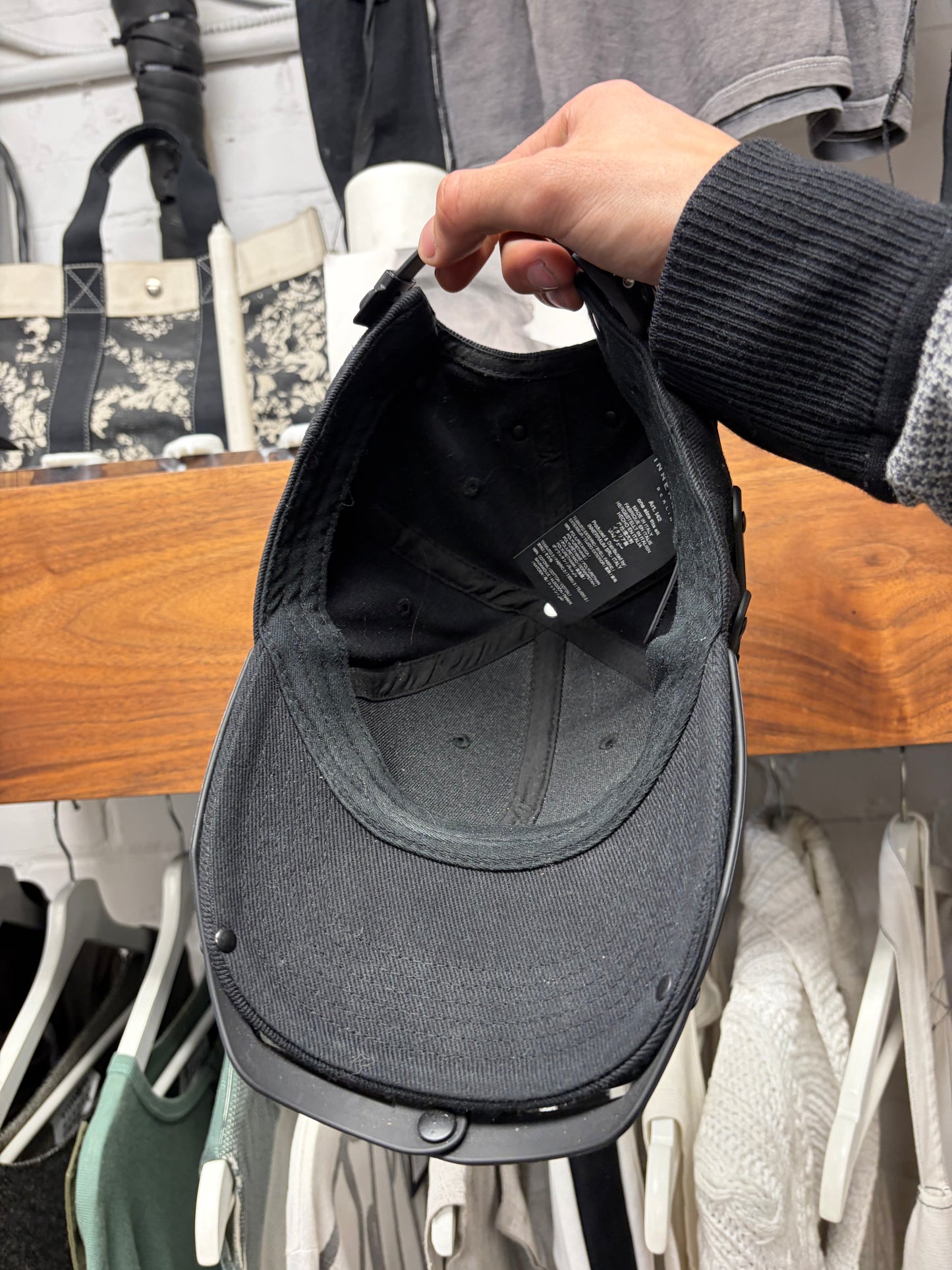 Innerraum Berlin Technical Black ‘I42 Helmet Cap’