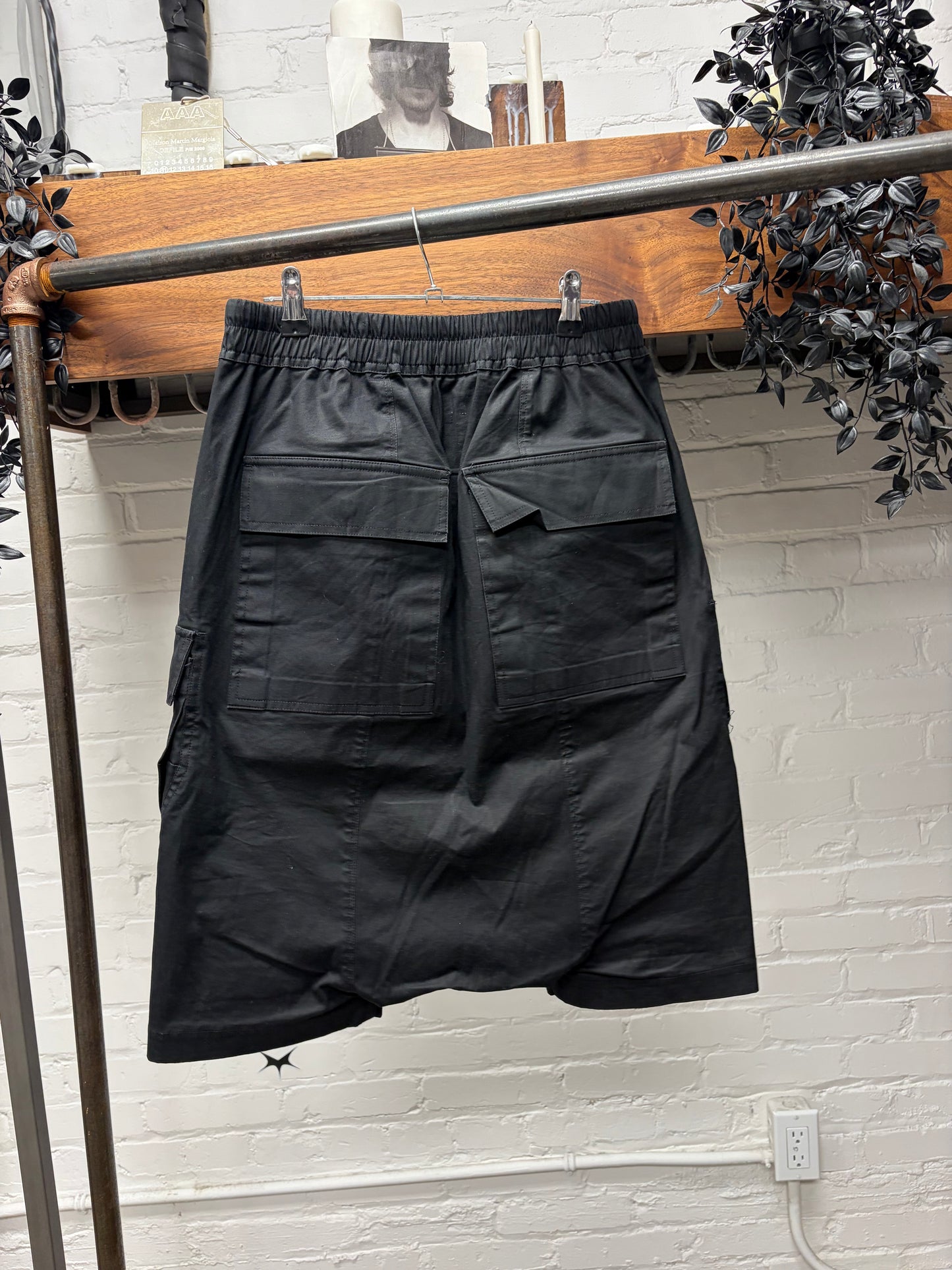 AW2021 Rick Owens ‘Gethsemane’ Black Cargo Pod Shorts