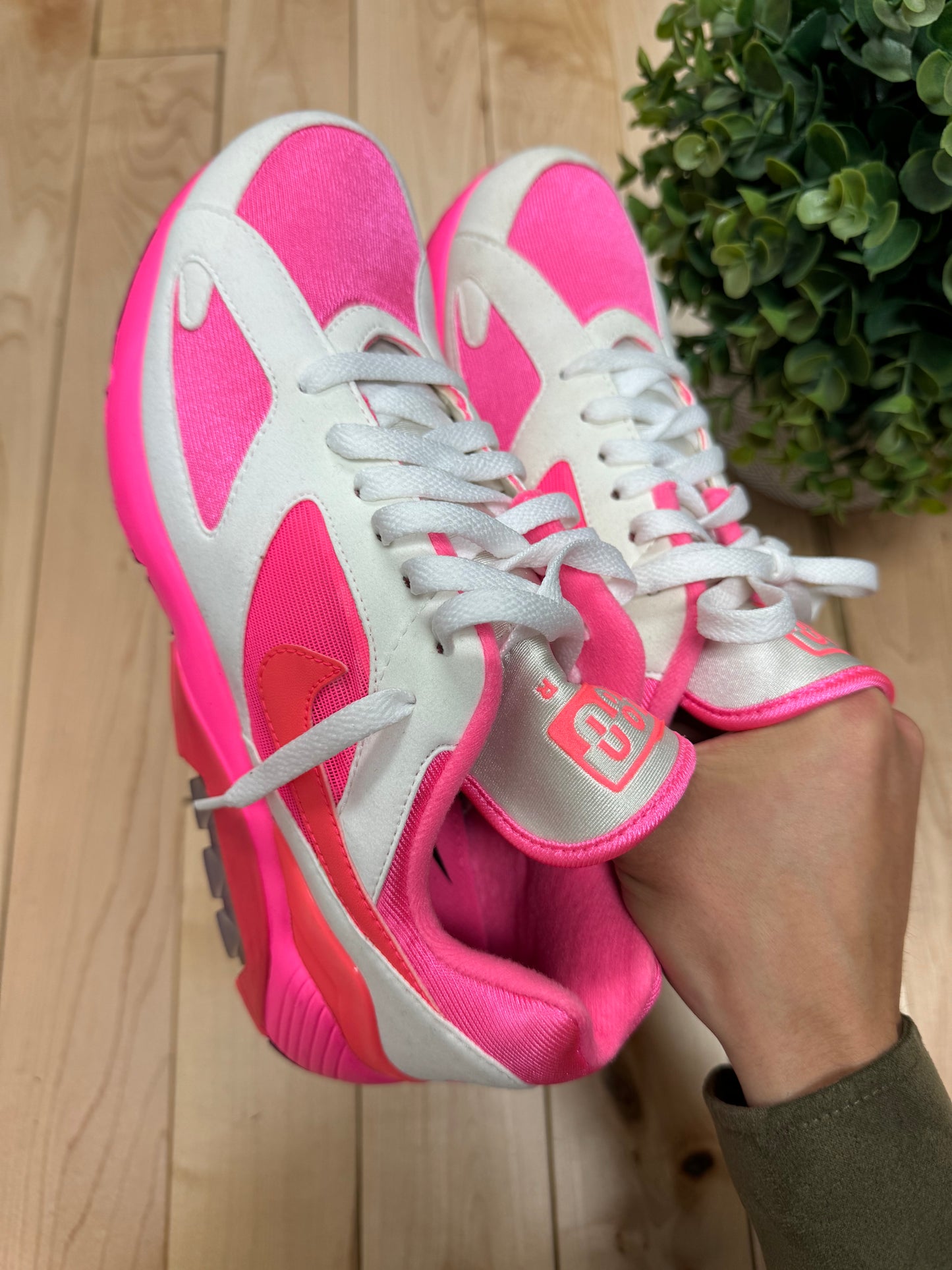 2018 Comme Des Garçons x Nike Air Max 180 Sneakers