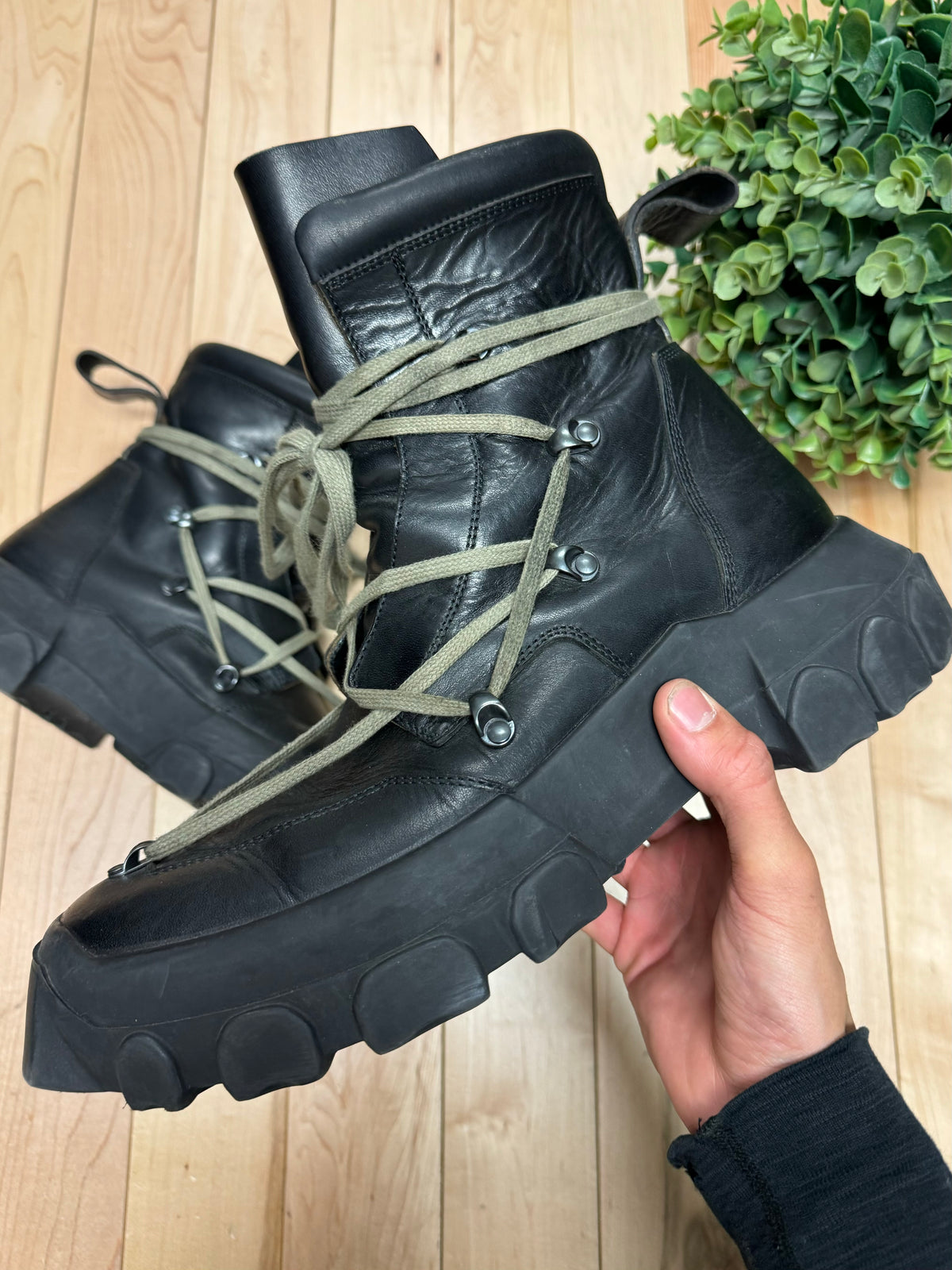 Rick Owens Boots Dirt Pentagram Tractor Leather 42 Rick Owens STEAL Mainline Dirt Hiker Tractor Pentagram  main image 3