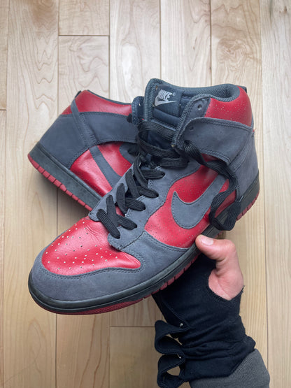 2009 Nike Dunk High Red/Grey Sneakers