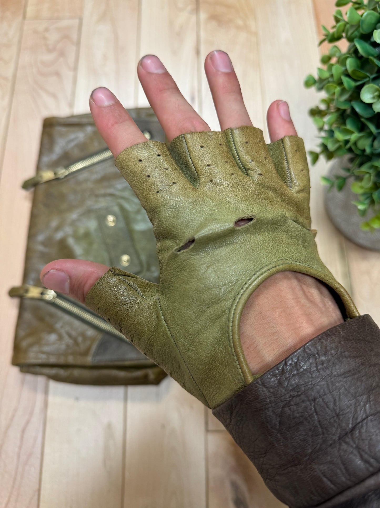 Alexander Mqueen ‘Faithful’ Tarnished Green Leather Clutch