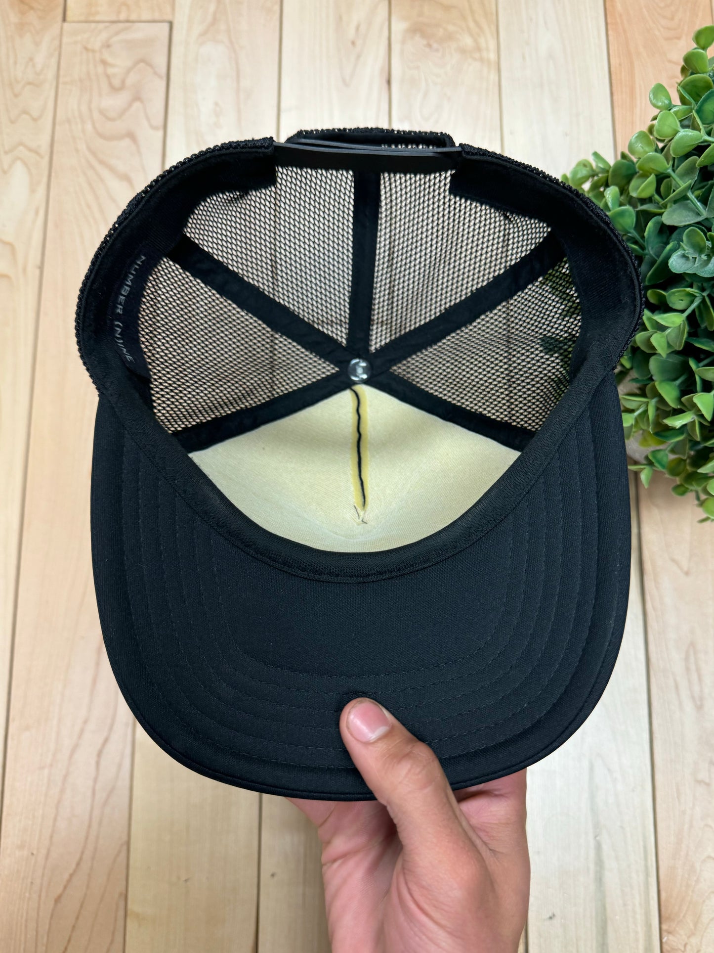 Number (N)ine ‘Shield Logo’ Black Mesh Trucker Hat