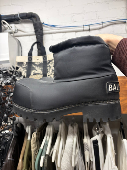 Balenciaga ‘Alaska’ Black Oversized Low Top Boots