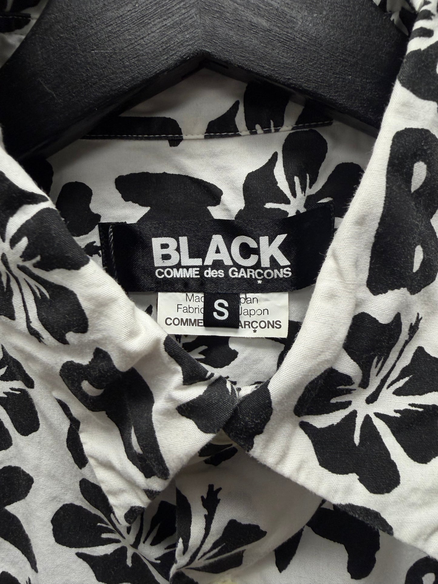 2009 Comme Des Garçons BLACK Floral Patterned Short Sleeve Button Up Shirt