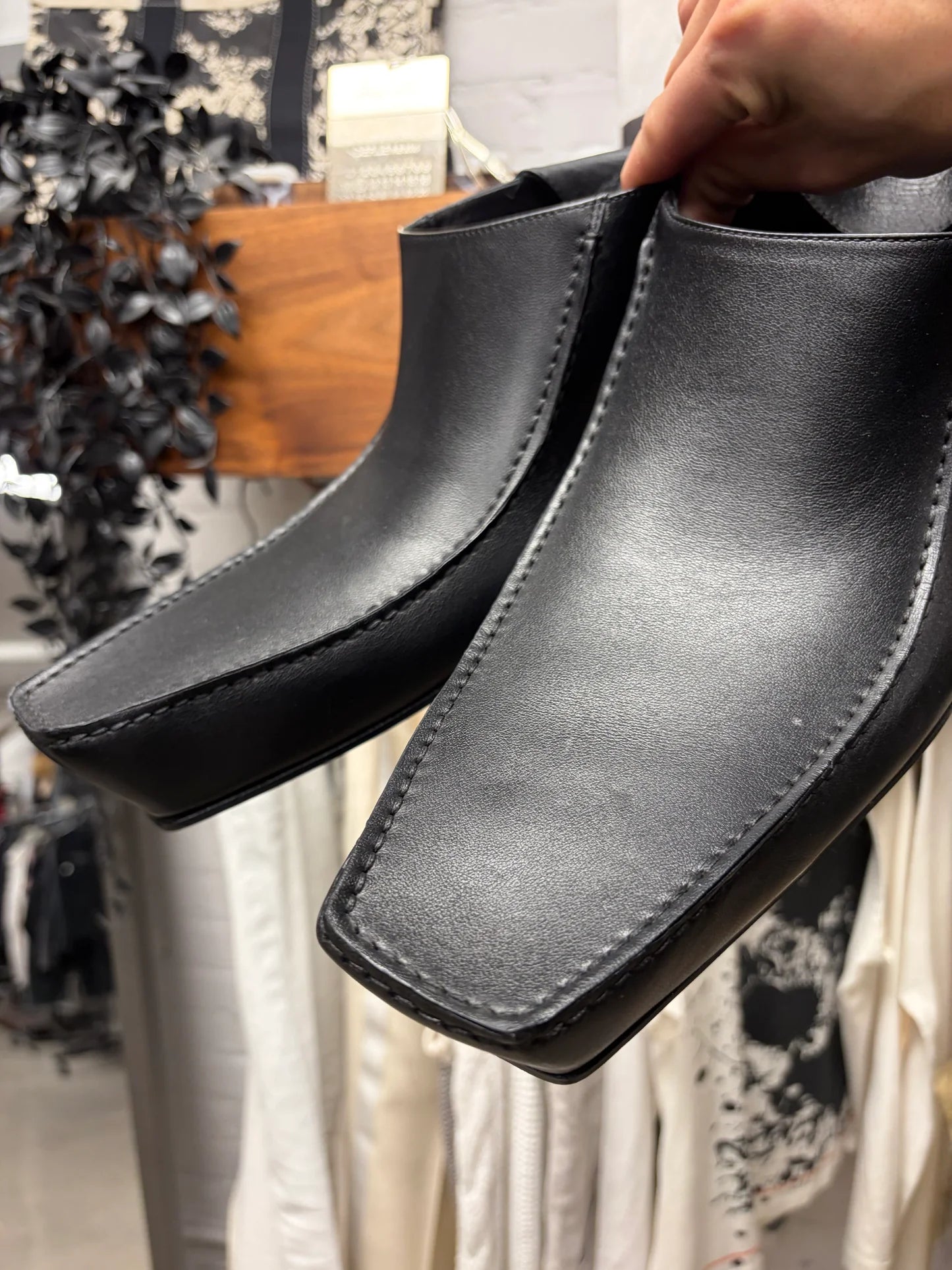 SS2024 Balenciaga ‘Romeo’ Pointed Toe Leather Mules