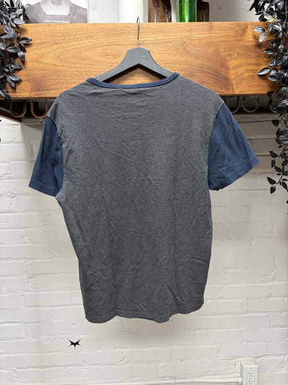 2000s Gucci Crest Logo Navy Blue/Grey Graphic T-Shirt
