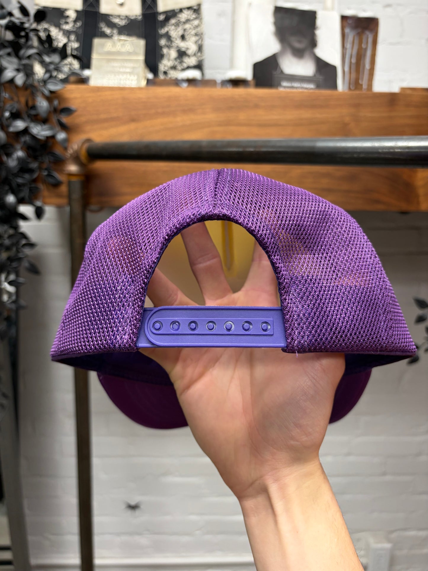 Hysteric Glamour ‘Vixxen Triangle’ Mesh Trucker Hat