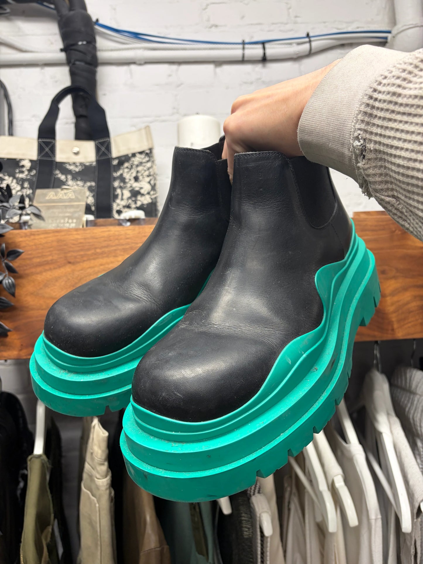 Bottega Veneta ‘Tire’ Boot Mid Cut Black Leather Chelsea Boots