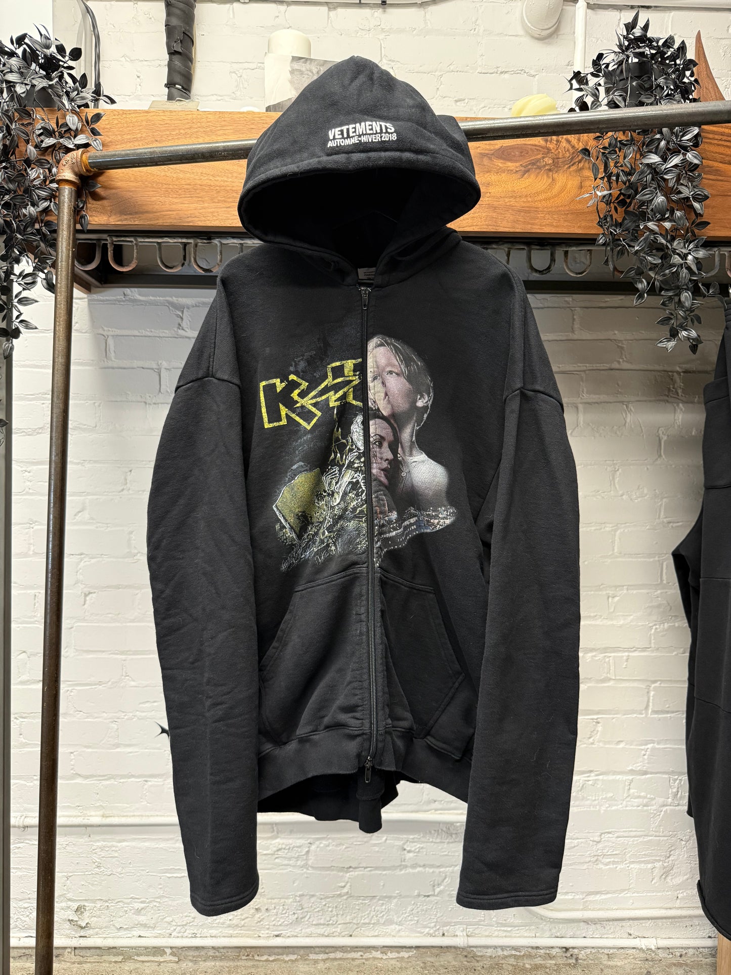 AW2018 Vetements ‘Titanic’ Split Graphic Zip-Up Hoodie