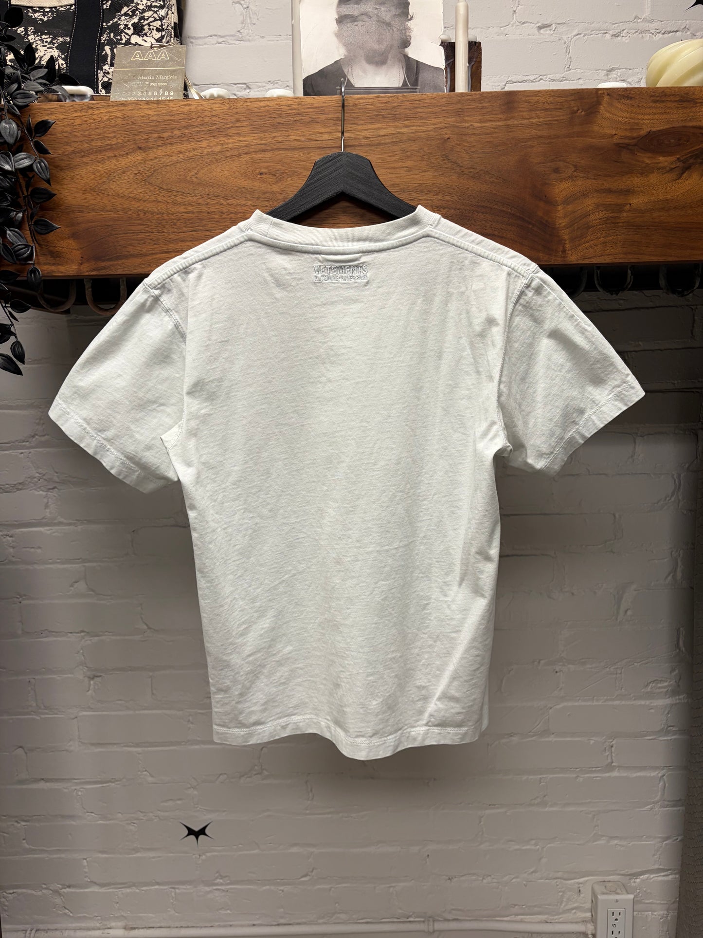 AW2020 Vetements ‘Corporate Magazines Suck’ Slogan T-Shirt