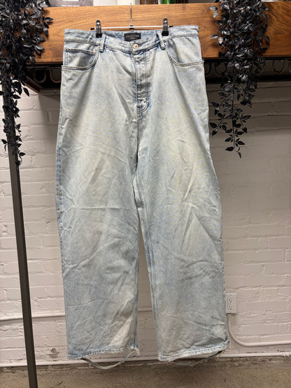 2023 Balenciaga ‘Skater Cut’ Light Wash Blue Heelbite Wide Leg Denim
